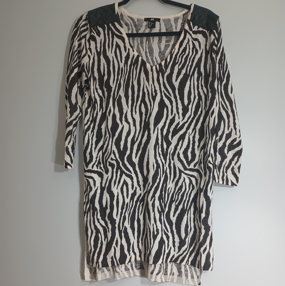 H&M Zebra Animal Print Sweater Tunic S‎